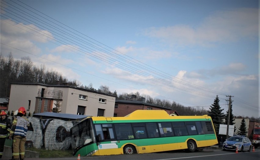 Kierowca autobusu odpowie przed sadem za spowodowanie kolizji w Mikołowie