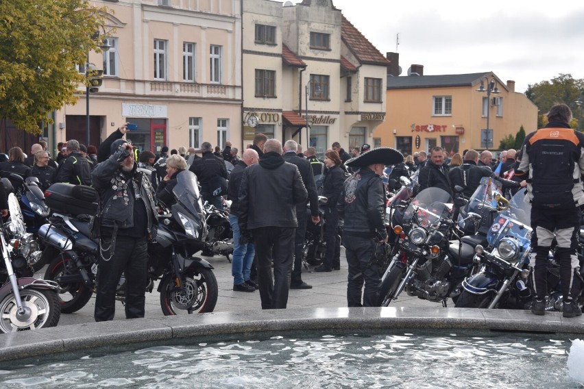 Wielka parada motocyklistów na zakończenie sezonu 2022 w Wągrowcu 