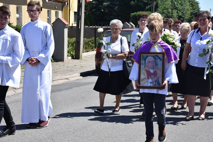 Ks. kan. Ryszard Goliński został pochowany na cmentarzu w Nekli [FOTO, FILM]