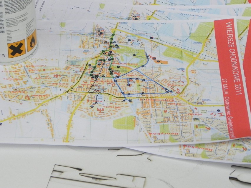 Organizatorzy przygotowali mapki miasta z zaznaczonymi...