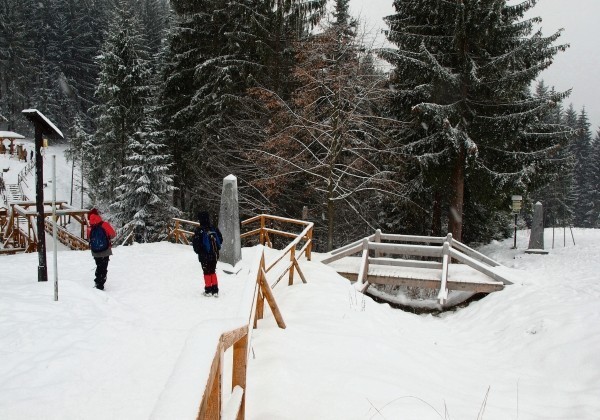 "Trójstyk" w Jaworzynce. Żaden turysta nie odchodzi stąd bez zdjęcia.