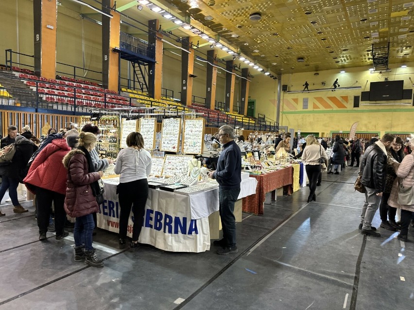 Giełda minerałów i biżuterii GeoExpo w Radomiu. Są wystawcy z całej Polski, jest mnóstwo ciekawych eksponatów
