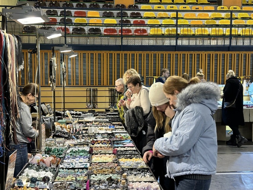 Giełda minerałów i biżuterii GeoExpo w Radomiu. Są wystawcy z całej Polski, jest mnóstwo ciekawych eksponatów
