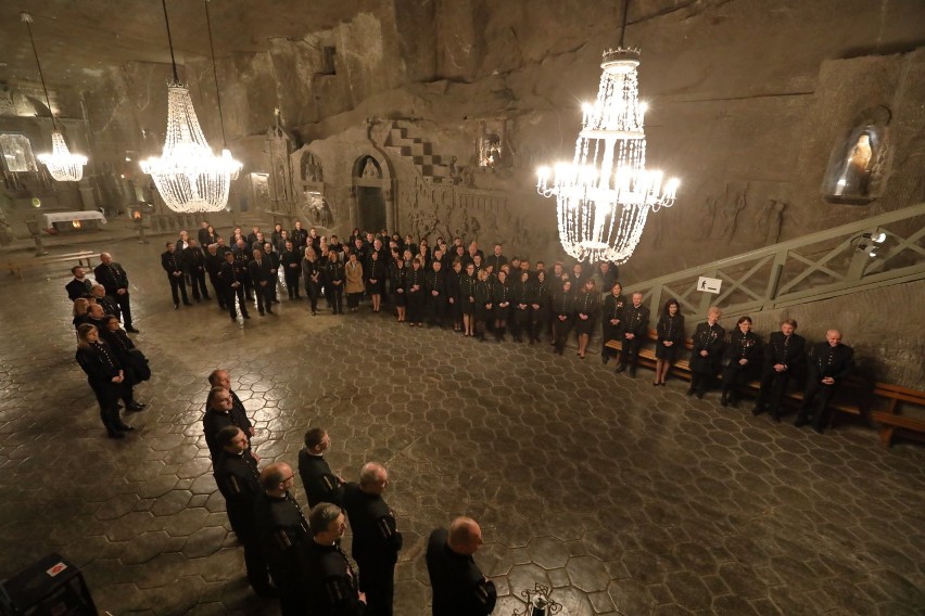 Górnicy z wielickiej kopalni przeszli podziemną Drogą Krzyżową [ZDJĘCIA]