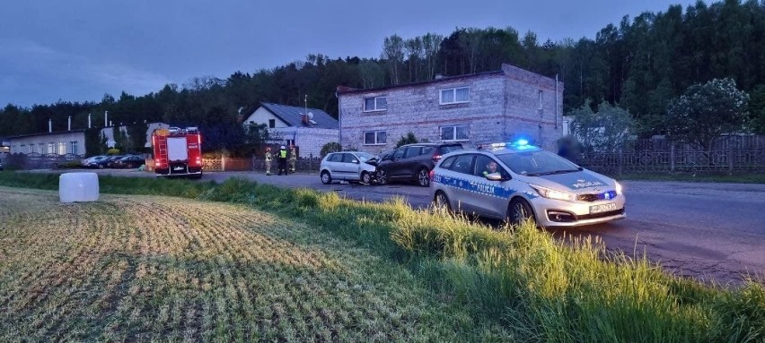 Na drodze do Milcza: czołowe zderzenie, dwie osoby ranne. Czy ktoś wymusił pierwszeństwo?
