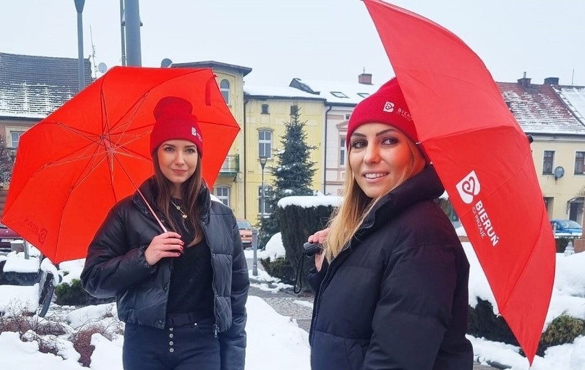 Parasole z hasłem promującym Bieruń