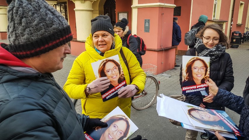 Leszno. Sztab Małgorzaty Kidawy – Błońskiej zaczął kampanię od zbiórki podpisów w centrum Leszna [ZDJĘCIA]