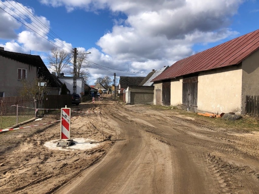 Trwają prace przy przebudowie drogi w Warszkowie