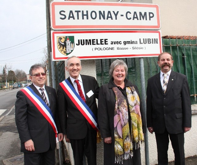 Gmina Lubin ma swój witacz we Francji, w zaprzyjaźnionej gminie. Teraz Francuzi będą mieć swój witacz koło Krzeczyna.