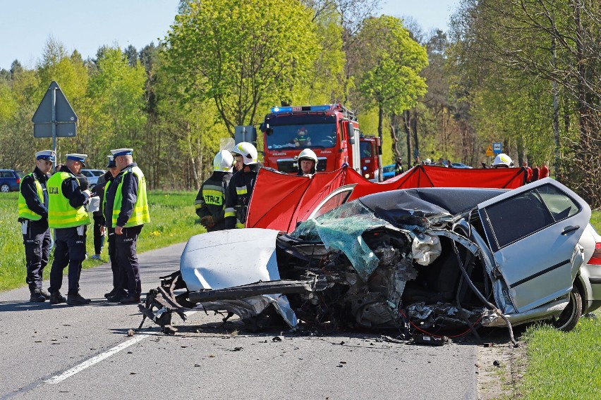 Śmiertelny wypadek na DW 742 w Białej gm. Sulejów