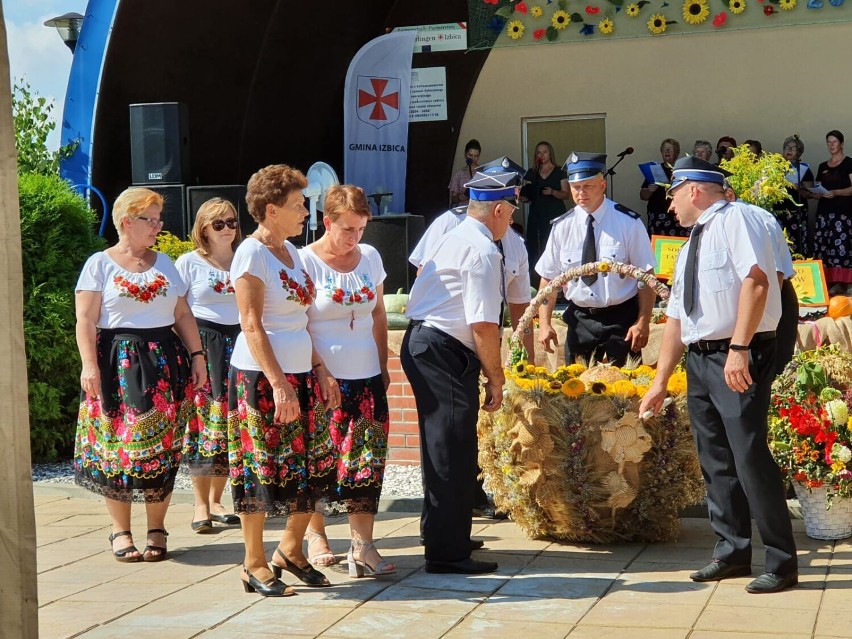 Izbica. Podczas dożynek  podziękowali za zebrane plony. Zobacz zdjęcia