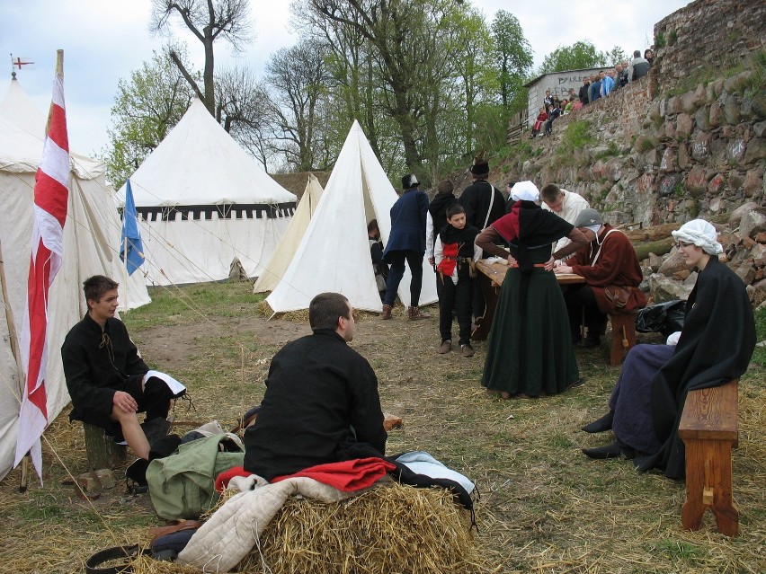 Turniej rycerski w Prabutach 1 maja 2010r.- Obóz rycerski w...
