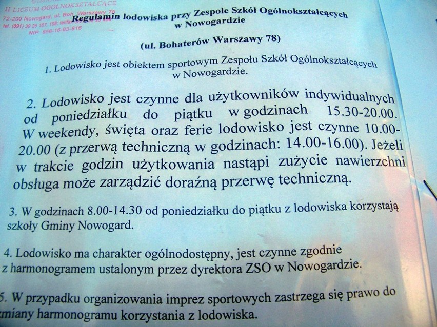 Na tablicy ogłoszeń przy "Orliku" w Nowogardzie.