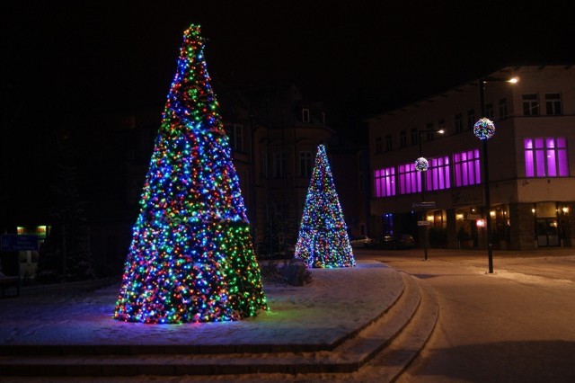 Świecące dekoracje na Podhalu dla wielu są obowiązkowym punktem świąt Bożego Narodzenia. W tym roku jednak nie wszystkie wioski rozbłysną w ten czas