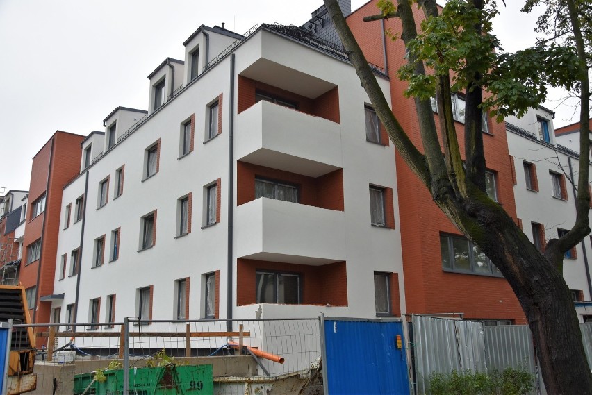 Mieszkania budowane przez OTBS przy ul. Oleskiej w Opolu...