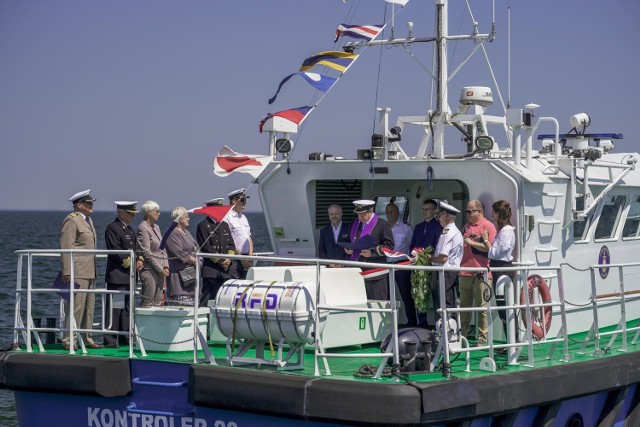 W piątek 18.06.2021 w południe na Zatoce Gdańskiej oddano tradycyjny, symboliczny hołd ludziom morza, którzy odeszli na wieczną wachtę.