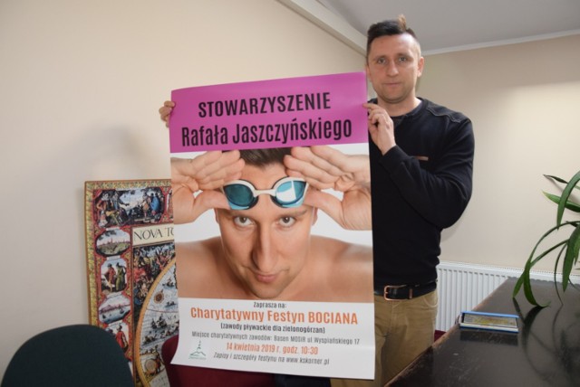 - Liczba miejsc jest ograniczona, zachęcam więc do zapisów - mówi Rafał Jaszczyński, organizator pływackiego festynu