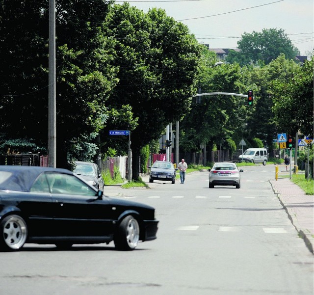 Na Janowskiej drogowcy załatali w tym roku już 201 m kw. dziur, ale jak podkreślają kierowcy, trzeba tu jeszcze drugie tyle prac włożyć