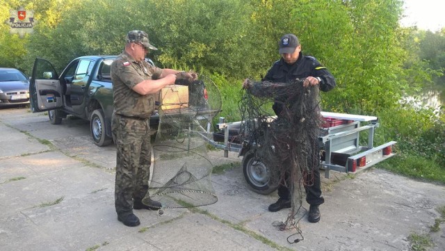 Policjanci z Zespołu d.w. z Przestępczością Gospodarczą w Kraśniku oraz funkcjonariusze Wojewódzkiej Straży Rybackiej przeprowadzili działania skierowane przeciwko kłusownikom