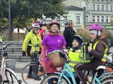 Miłośnicy rowerów wzięli udział w "Strasznie odblaskowym rajdzie jednośladowym"