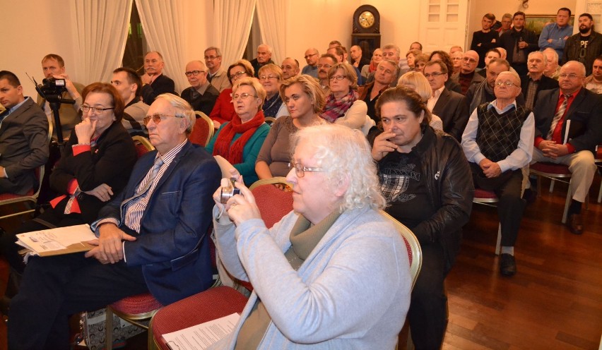Debata przedwyborcza w Malborku. Wzięło udział dwóch kandydatów [ZDJĘCIA, FILMY]