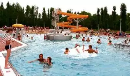 Nową Żabkę odwiedza rocznie ponad 100 tysięcy osób. W tym roku już czeka na amatorów kąpieli.