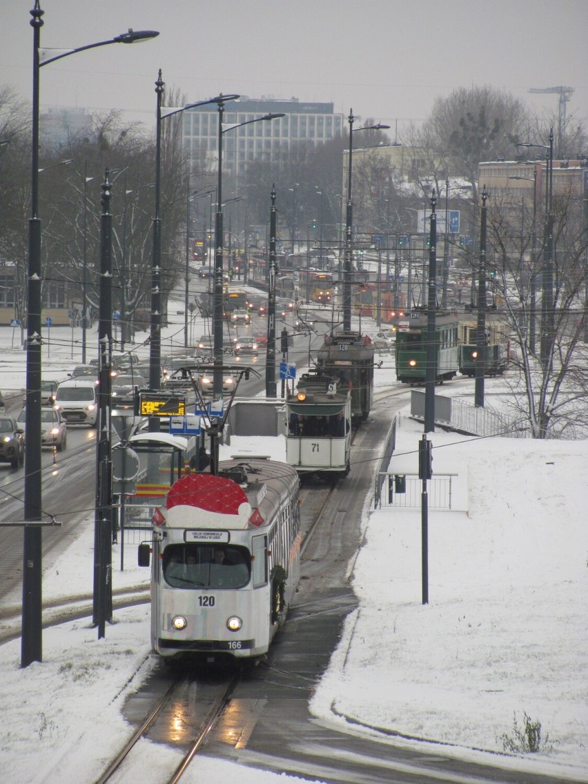 Wielka parada zabytkowych tramwajów o autobusów MPK. Każdy może się przejechać  