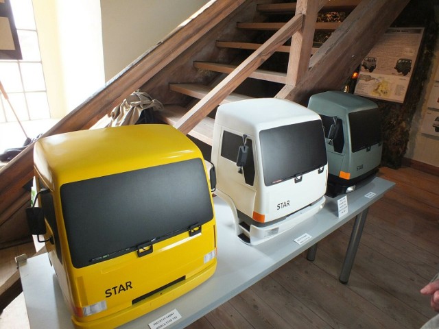 Makiety kabin stara zaprojektowane przez studentów i profesorów Akademii Sztuk Pięknych we Wrocławiu