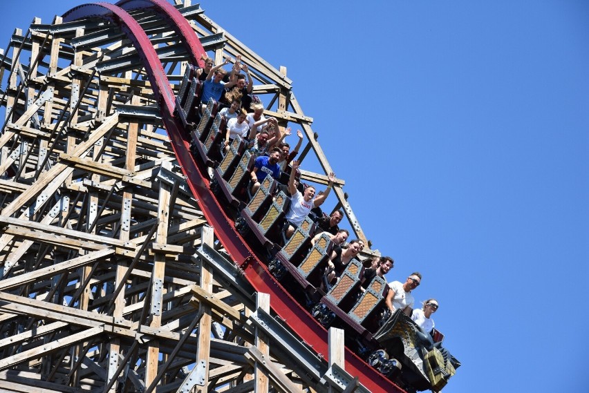 Światowy Dzień Roller Coastera. Park Rozrywki Energylandia w Zatorze będzie ich mieć najwięcej na świecie! Zobacz zdjęcia i wideo