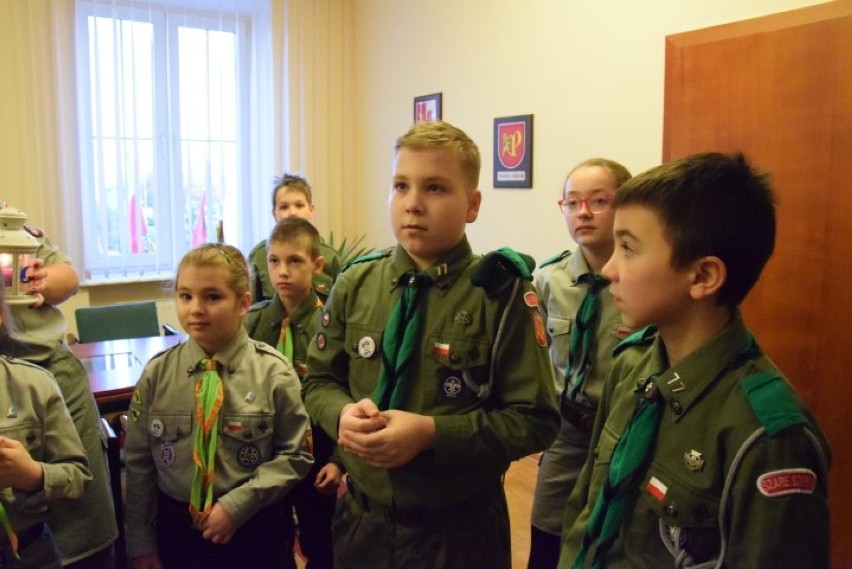 Zuchy u burmistrza Pruszcza Gdańskiego Zdobywają kolejną sprawność - Młody obywatel [ZDJĘCIA]