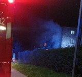 Pożar w Żarnowcu: ogień trawił jedno z mieszkań budynku wielorodzinnego | ZDJĘCIA, NADMORSKA KRONIKA POLICYJNA