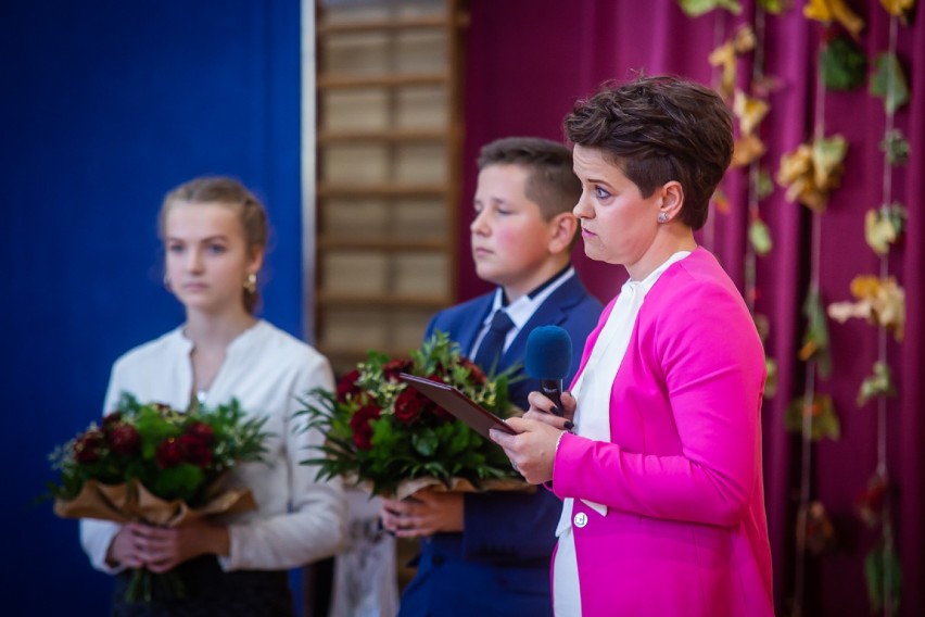 W szkole podstawowej w Szalowej odbył się gminny dzień nauczyciela. Edukacyjne świętowanie rozpoczęła msza święta