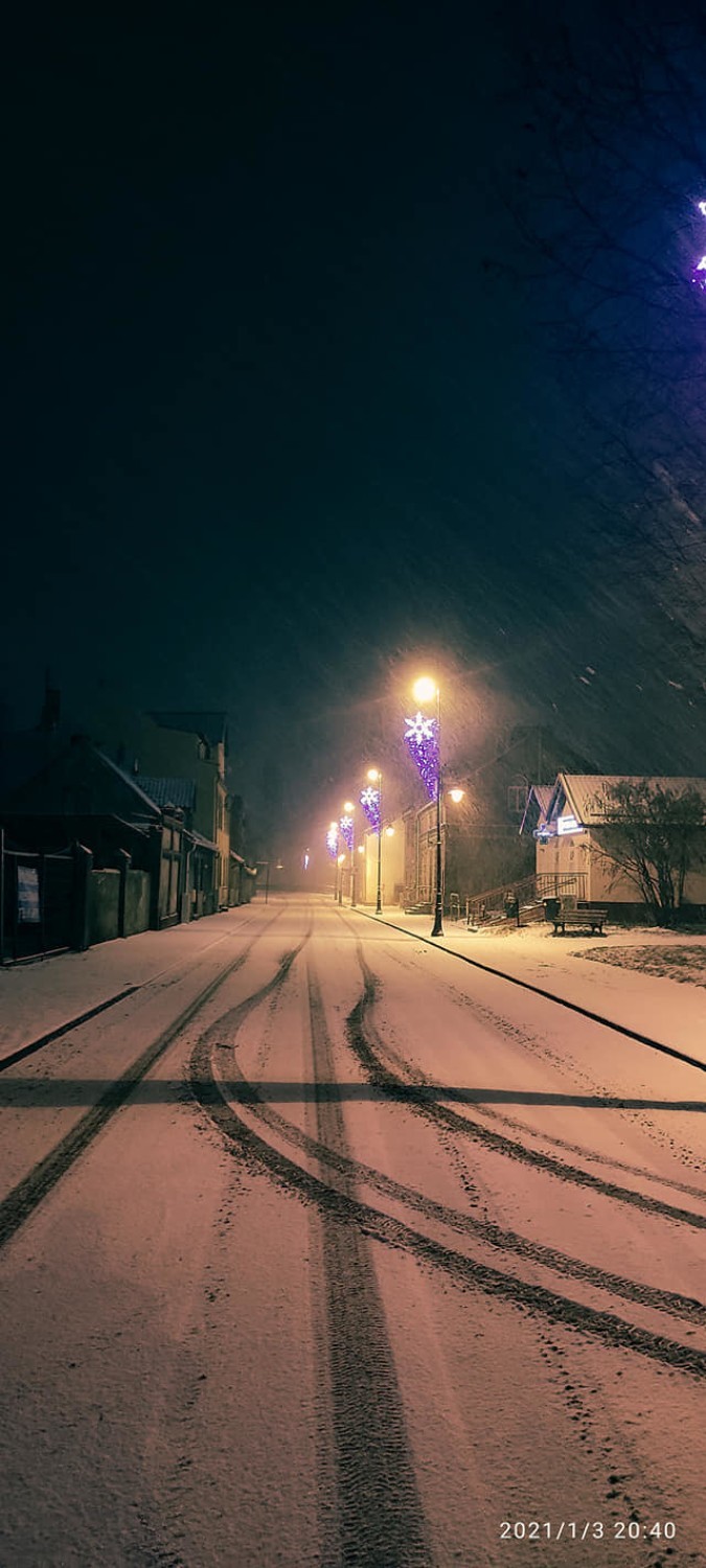 Nowy Staw. Zimowe widoki miasteczka po niedzielnych opadach śniegu