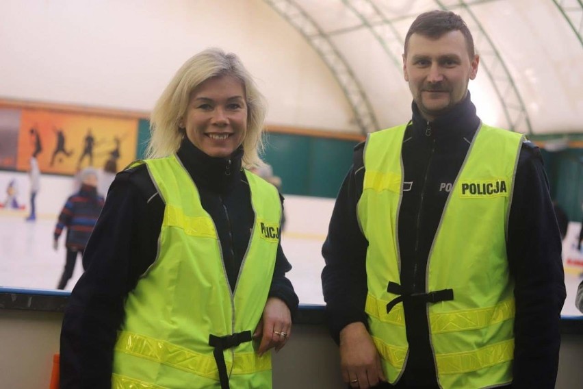 Policjanci z Jastrowia i Złotowa w ferie edukują dzieci i młodzież