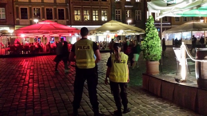 Weekend na Starym Rynku. Policjanci wlepili 117 mandatów