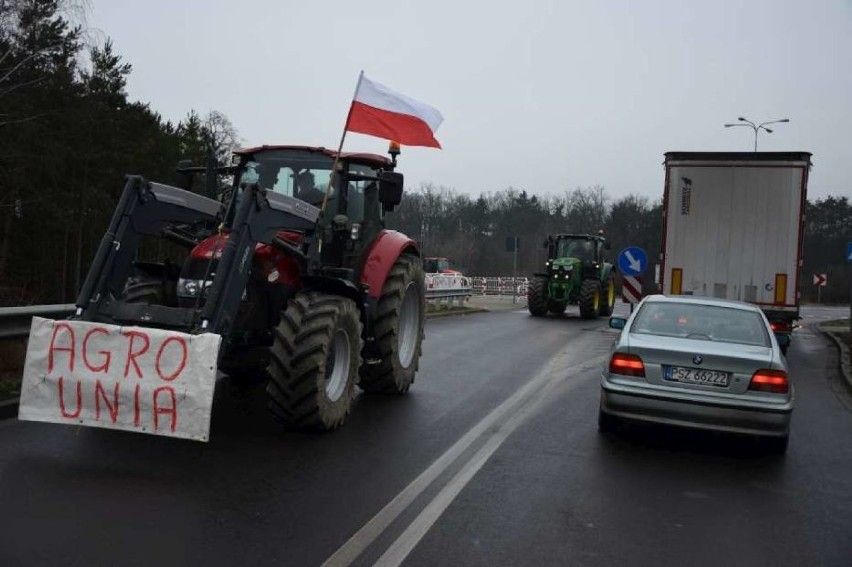 Protest rolników w powiecie chodzieskim. Są utrudnienia na drodze krajowej nr 11