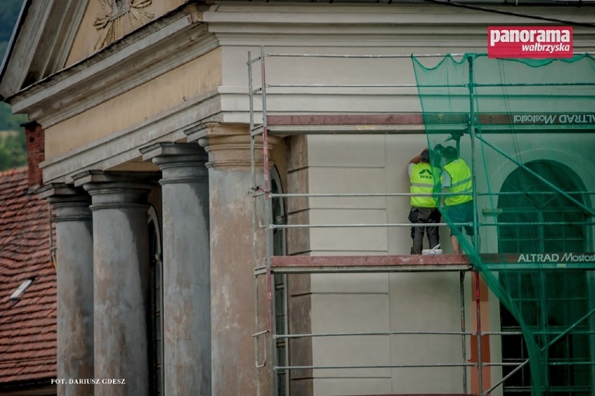 Kolejny etap prac remontowych przy kościele w Głuszycy. Na...