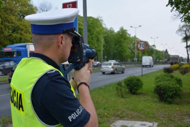 Policja w Lesznie podczas długiego, majowego weekendu skontrolowała 962 samochody