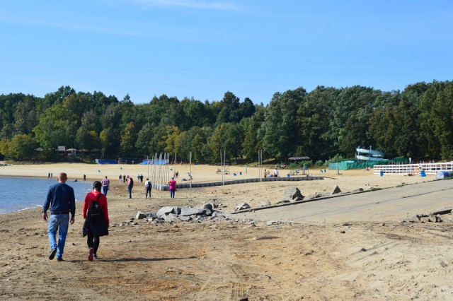 Plaża nad Jeziorem Nyskim urosła. Jest dwa razy szersza niż zazwyczaj!