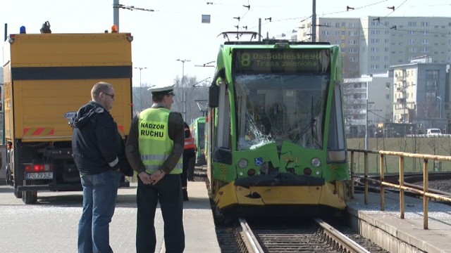 Zderzenie tramwajów na PST. MPK Poznań uruchamia komunikację zastępczą