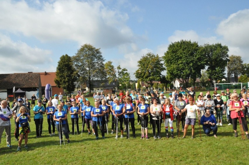 170 uczestników III Opolskiego Marszu Nordic Walking w Suchym Borze. Najlepszym pokonanie 8 kilomertów zajęło nieco ponad 50 minut