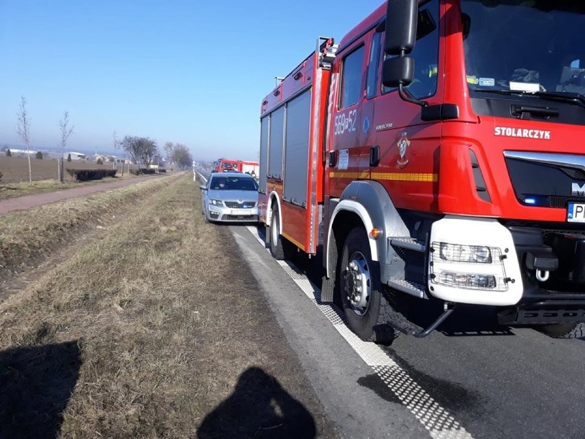 Kolejny wypadek w Kościelnej Wsi. Samochód dachował na krajówce ZDJĘCIA