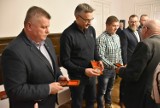 Odznaczenia i nagrody dla krwiodawców i działaczy PCK z powiatu malborskiego. Uroczystość odbyła się w starostwie