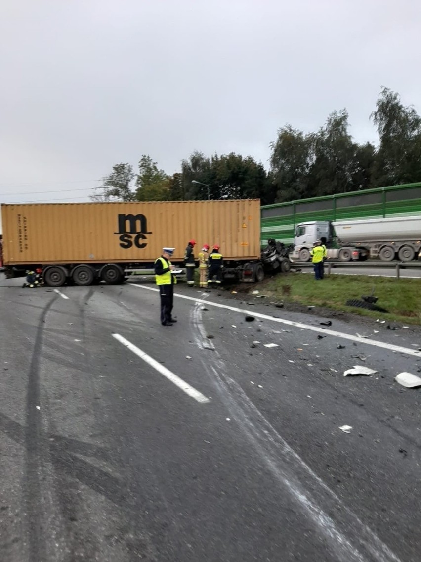 Wypadek dwóch ciężarówek na Obwodnicy Trójmiasta. 8.10.2020 r. 3 osoby ranne, poważne utrudnienia drogowe