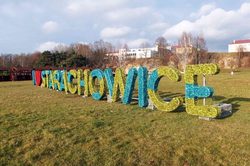 Starachowice oszczędzają. Skromniejsze iluminacje, bez "Sylwestra pod gwiazdami"