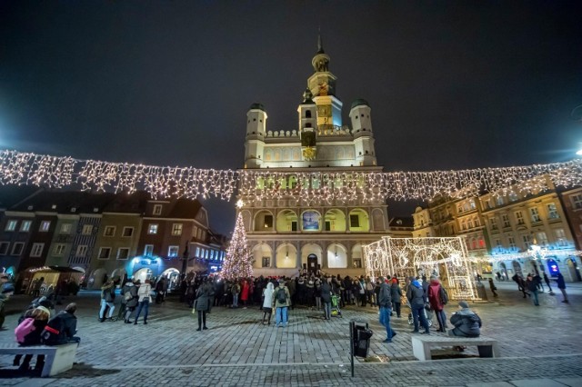 Weekend od 11 do 12 grudnia będzie niezwykle rozrywkowy dla poznaniaków i poznanianek. Liczne koncerty od kolęd po tango, świąteczne atrakcje z widowiskowym pokazem rzeźb lodowych, czy też kiermasz fotografii to zaledwie wstęp do aktywnego i udanego weekendu.

Zobacz atrakcje, jakie odbędą się w Poznaniu --->