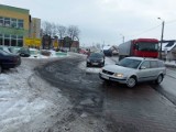 Wieluń: Dziurawy plac zamieni się w parking z kostki. Będzie 40 miejsc