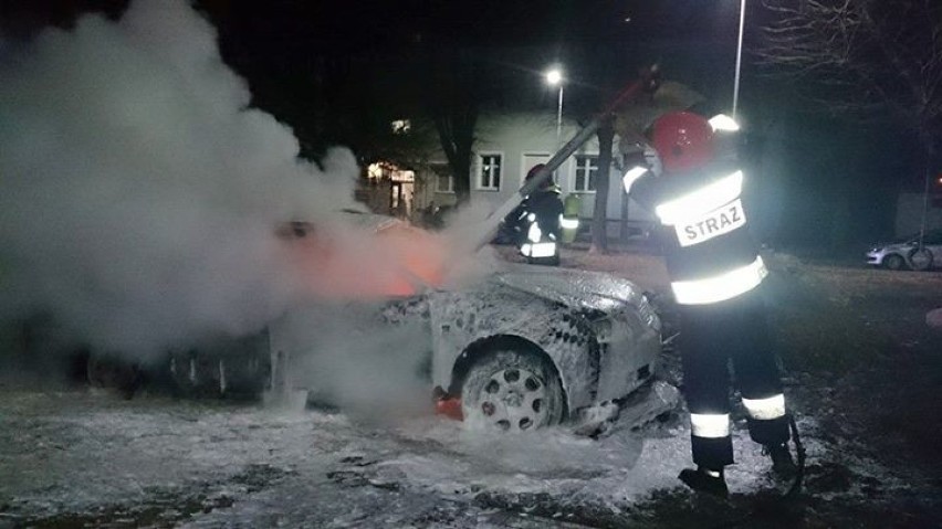 Strzegom: Pożar samochodu na Koszarowej