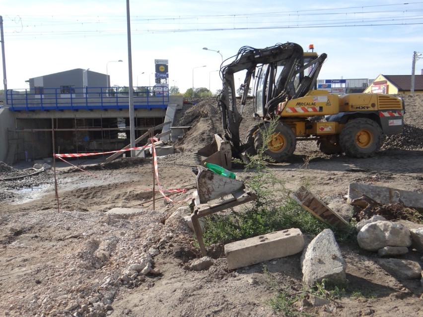 Trwa remont "mostka" w Radomsku. Budują zbiornik podziemny