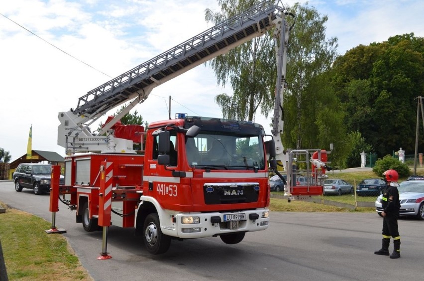 Ochotnicza Straż Pożarna w Olbięcinie otrzymała nowy wóz strażacki. Zobacz zdjęcia z przekazania i poświęcenia pojazdu